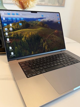 MacBook Pro 16 M1 Pro 16GB RAM 1TB SSD
