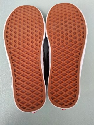 Zapatillas Vans Old Skool Negras y Blancas
