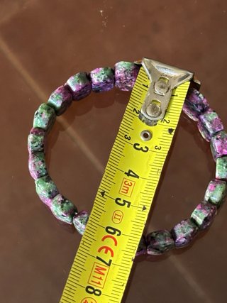 Pulsera de rubí en zoisita