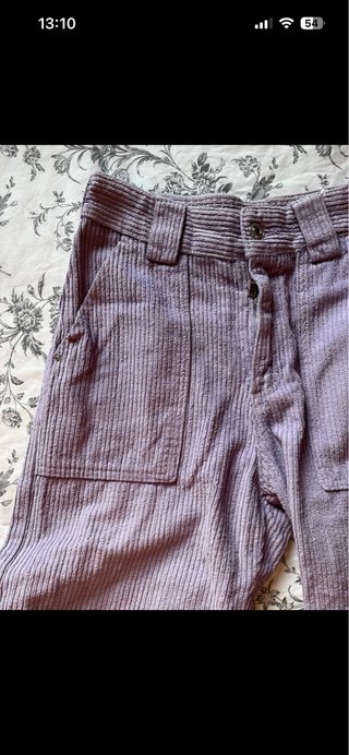 Pantalón de pana morado ancho