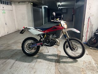 Husqvarna Enduro/Motocross Roja y Blanca
