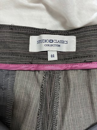 Traje de chaqueta y pantalón gris