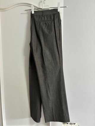 Traje de chaqueta y pantalón gris