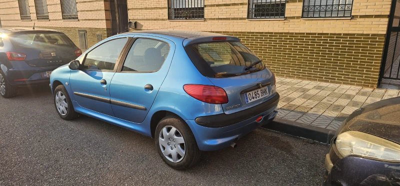 Peugeot 206 2001 - foto 1
