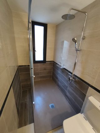Se hacen cambios de bañera por plato de ducha