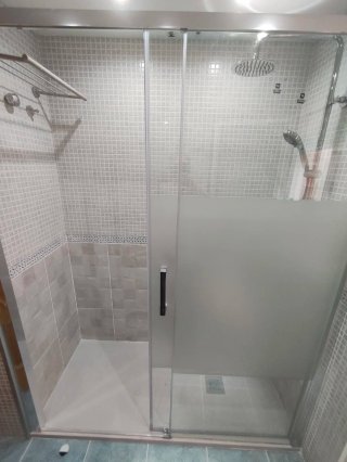 Se hacen cambios de bañera por plato de ducha