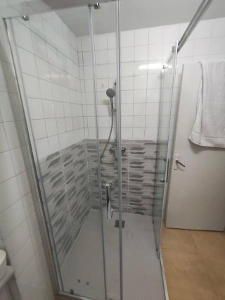 Se hacen cambios de bañera por plato de ducha