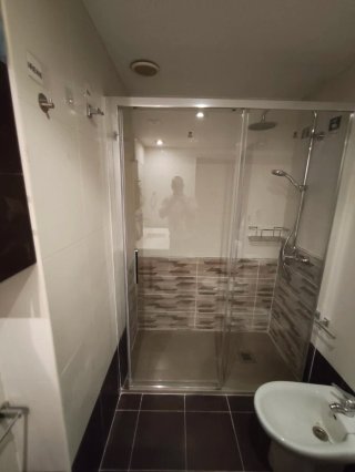 Se hacen cambios de bañera por plato de ducha