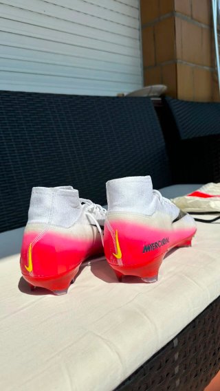 Botas de fútbol Nike Mercurial Blancas Rojas
