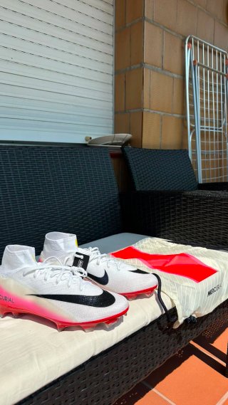 Botas de fútbol Nike Mercurial Blancas Rojas