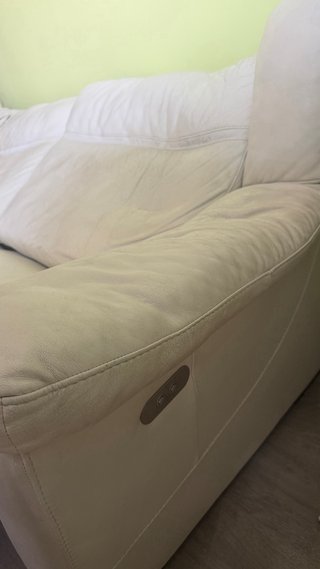 Sofá Natuzzi 3 plazas con relax cuero blanco