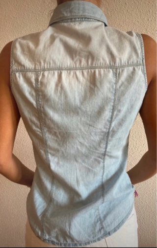 Camisa vaquera sin mangas