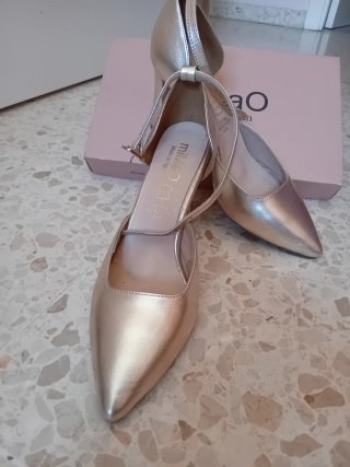 Zapatos de tacón dorados MiMao