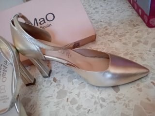 Zapatos de tacón dorados MiMao