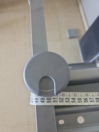 Escritorio metálico y madera