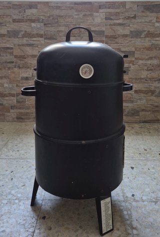 Barbacoa negra de metal