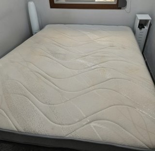 Somier y colchón 150x190 cm usado en buen estado