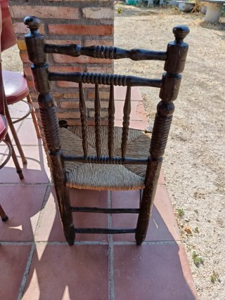 Silla de enea madera oscura