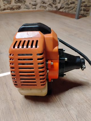 Motor desbrozadora naranja