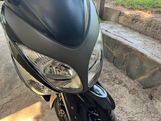 Yamaha Tmax 500 con maleta