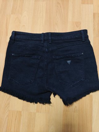Shorts vaqueros Guess negros
