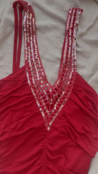 Camiseta tirantes roja con lentejuelas