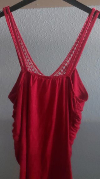 Camiseta tirantes roja con lentejuelas