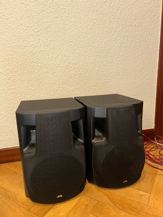 Altavoces JVC Negros funcionan perfectamente