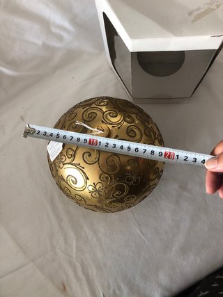 Bola de cristal dorada navidad