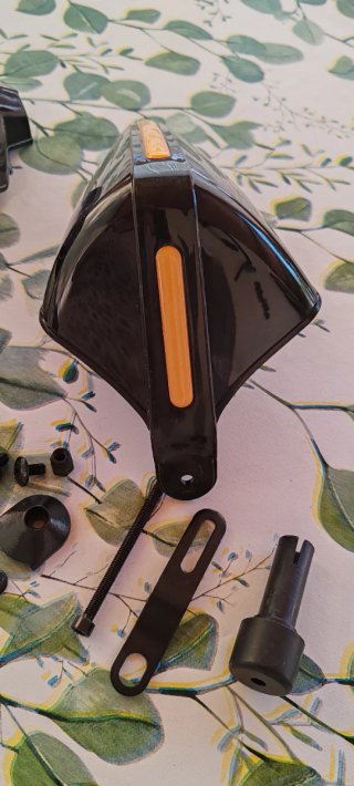 Cubre Manos Moto Negro con Luz Naranja