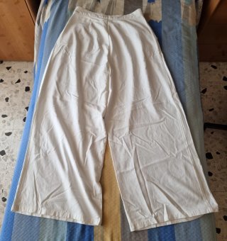 Pantaloni bianchi ampi