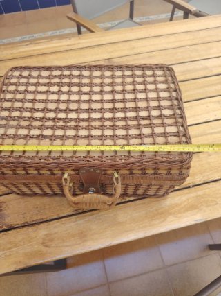 Maleta vintage mimbre con asa