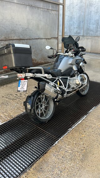 BMW R1200 GS Plata Negra modelo 2015.