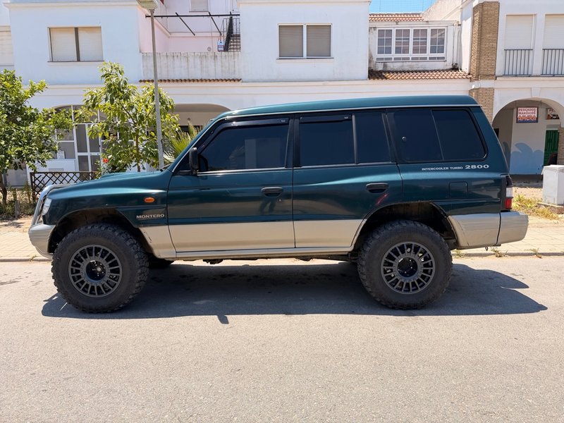 Mitsubishi Montero 2.8 - foto 1