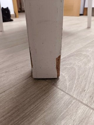 Mesa de comedor redonda de madera