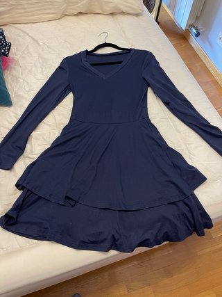Vestido azul manga larga con volantes