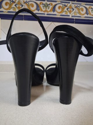 Sandalias tacón Gloria Ortiz negras