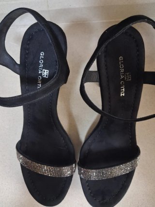 Sandalias tacón Gloria Ortiz negras