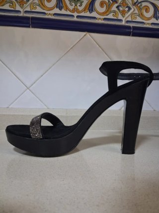 Sandalias tacón Gloria Ortiz negras