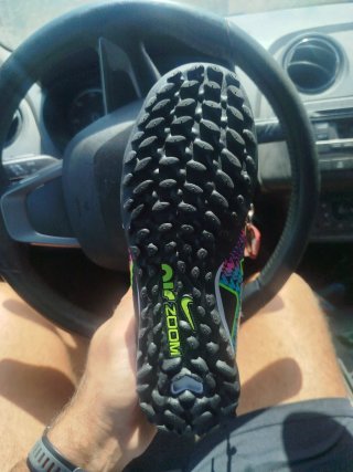 Botas de fútbol Nike multitacos
