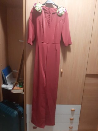 Traje largo fucia