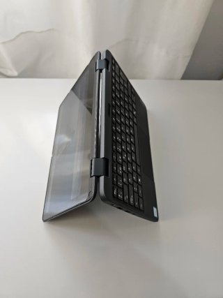 Portátil Lenovo Táctil Intel