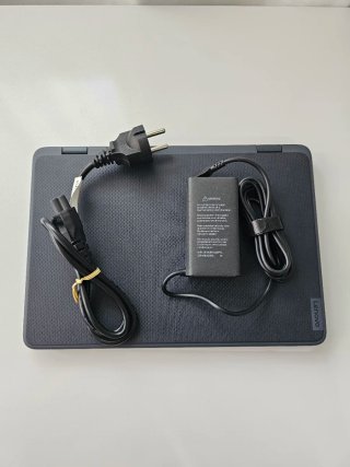Portátil Lenovo Táctil Intel