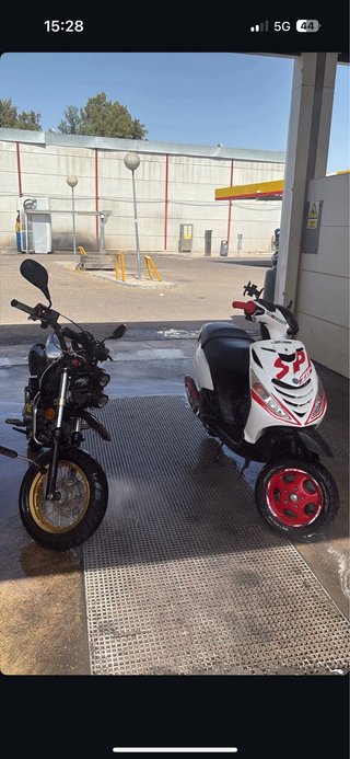 Piaggio Zip SP Scooter