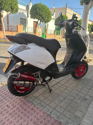 Piaggio Zip SP Scooter