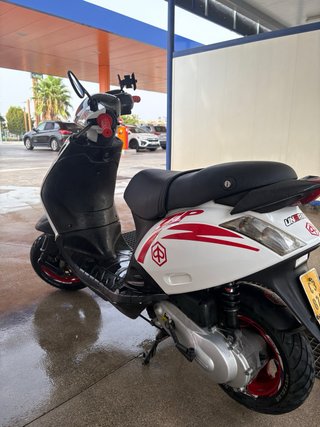 Piaggio Zip SP Scooter