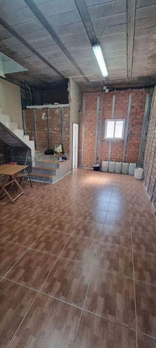 Local comercial en alquiler en Colores - Entreparques en Sevilla