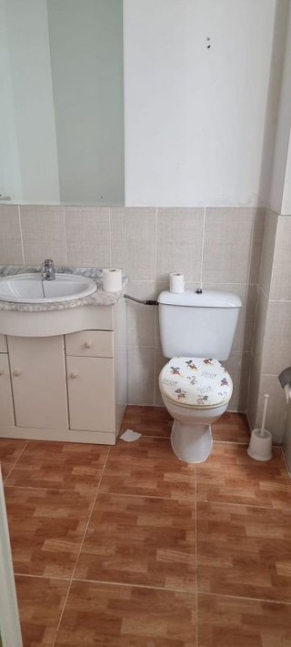 Local comercial en alquiler en Colores - Entreparques en Sevilla
