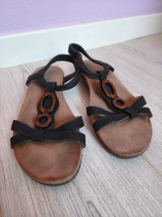 Sandalias negras y marrones talla 41