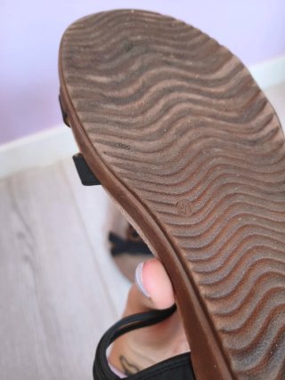 Sandalias negras y marrones talla 41